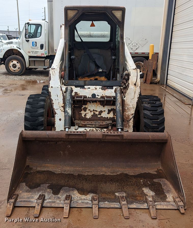 image for item MY9306 2004 Bobcat S300  skid steer loader