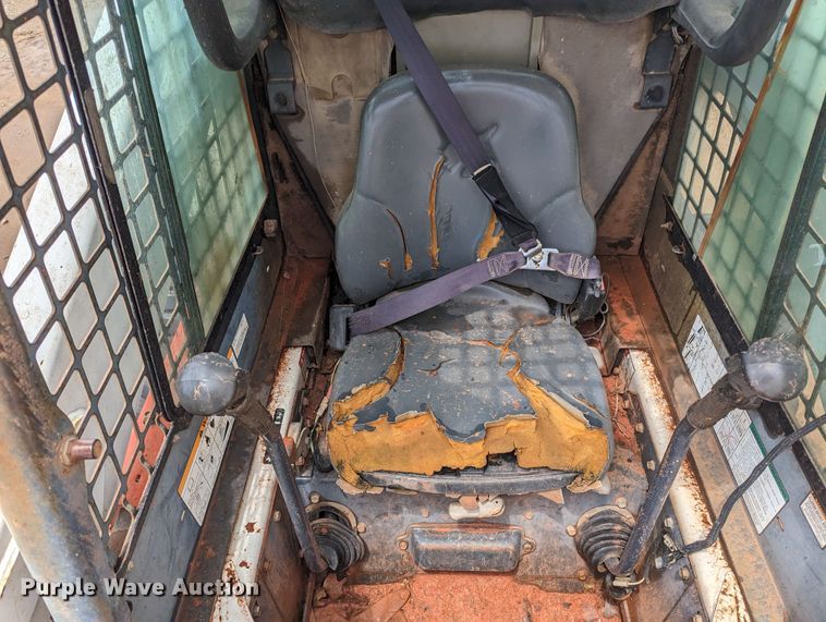 image for item MY9306 2004 Bobcat S300  skid steer loader