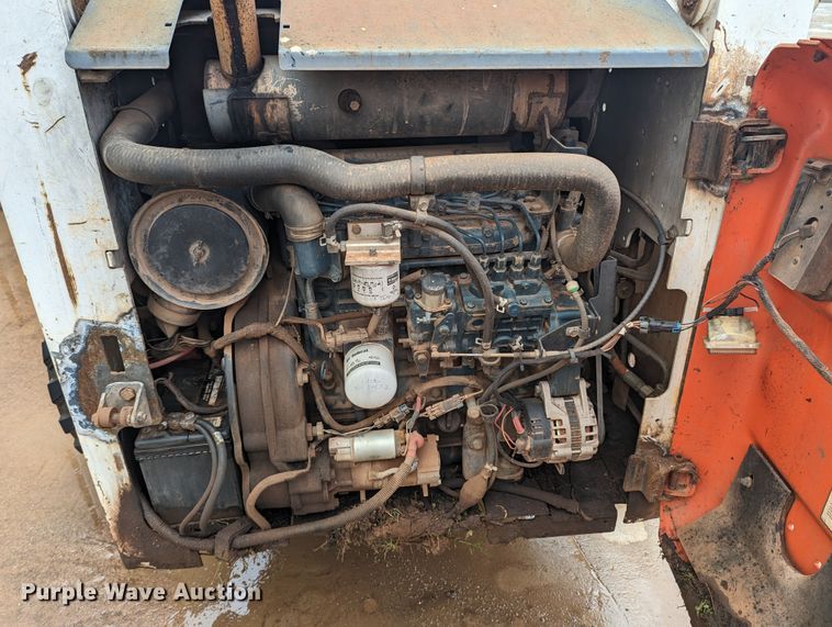 image for item MY9306 2004 Bobcat S300  skid steer loader