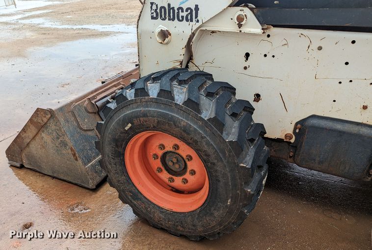 image for item MY9306 2004 Bobcat S300  skid steer loader