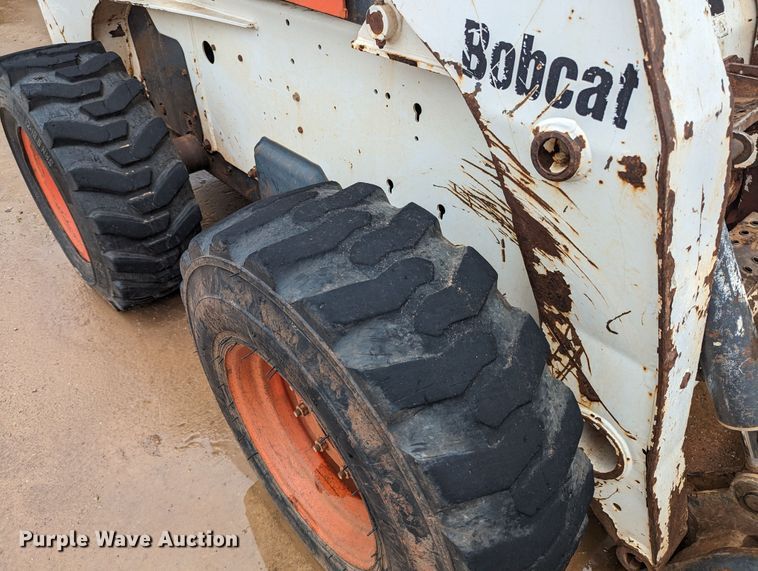 image for item MY9306 2004 Bobcat S300  skid steer loader
