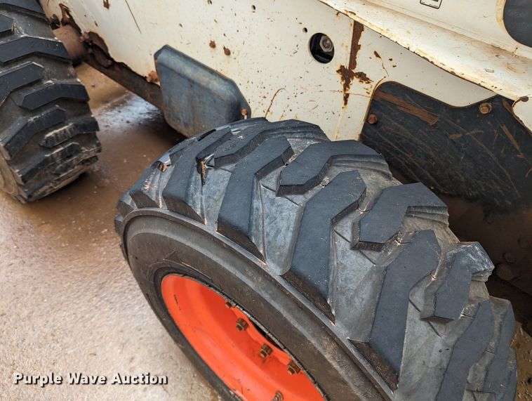 image for item MY9306 2004 Bobcat S300  skid steer loader