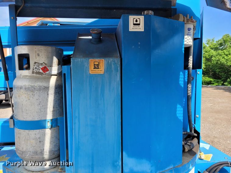 image for item NX9488 1998 Genie Z45/22  boom lift