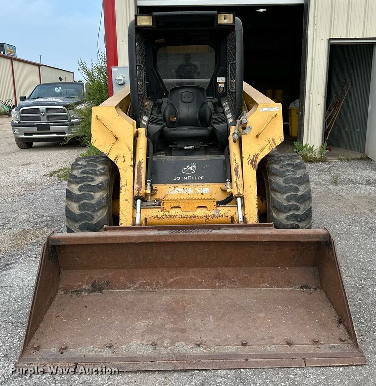 image for item OG9000 2008 John Deere 328  skid steer loader