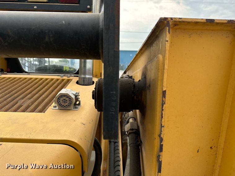 image for item OG9000 2008 John Deere 328  skid steer loader