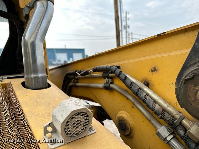 image for item OG9000 2008 John Deere 328  skid steer loader