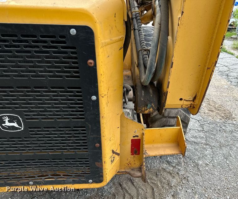 image for item OG9000 2008 John Deere 328  skid steer loader