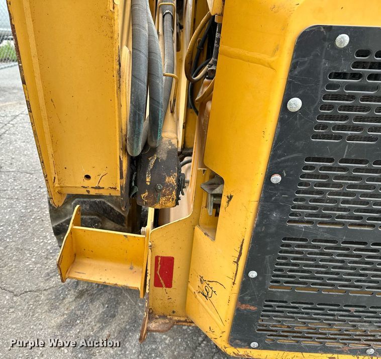 image for item OG9000 2008 John Deere 328  skid steer loader