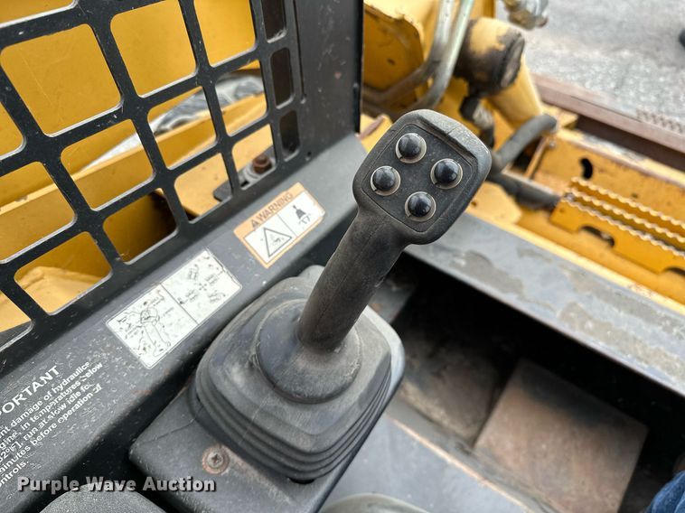 image for item OG9000 2008 John Deere 328  skid steer loader