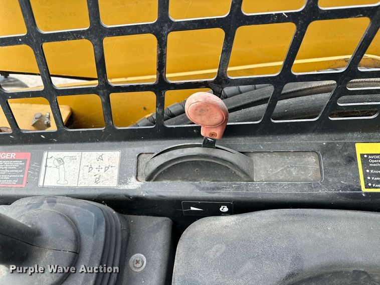 image for item OG9000 2008 John Deere 328  skid steer loader