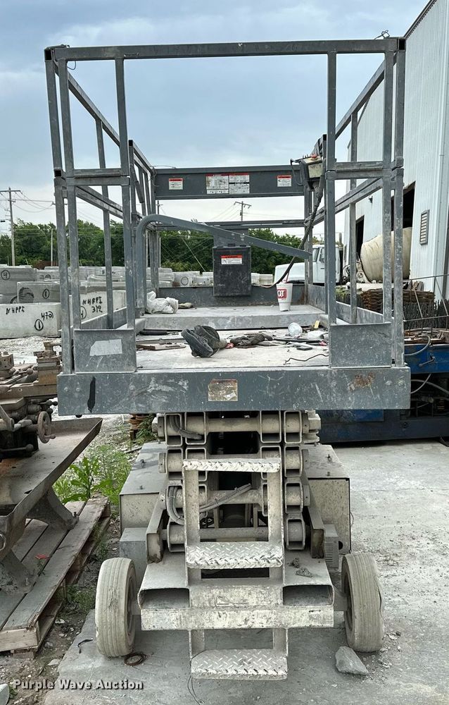 image for item OG9004 Terex TS30  scissor lift