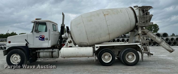 image for item OG9011 2000 Volvo WGM  ready mix truck