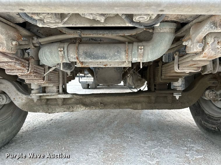 image for item OG9011 2000 Volvo WGM  ready mix truck