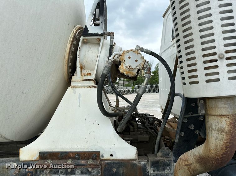 image for item OG9011 2000 Volvo WGM  ready mix truck