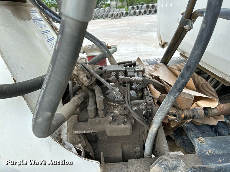 image for item OG9011 2000 Volvo WGM  ready mix truck