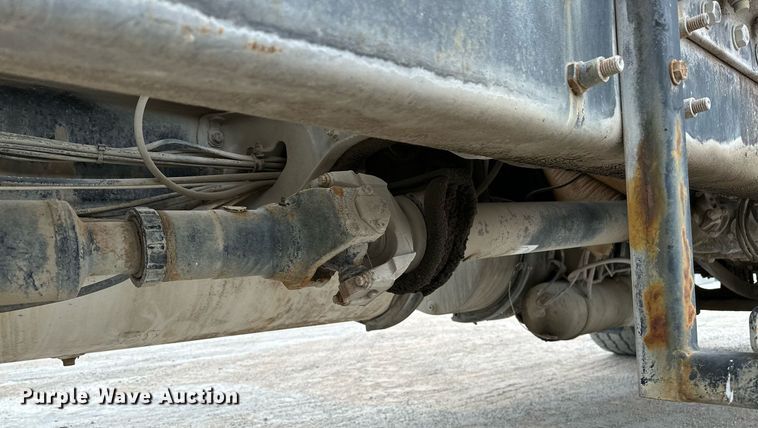 image for item OG9011 2000 Volvo WGM  ready mix truck