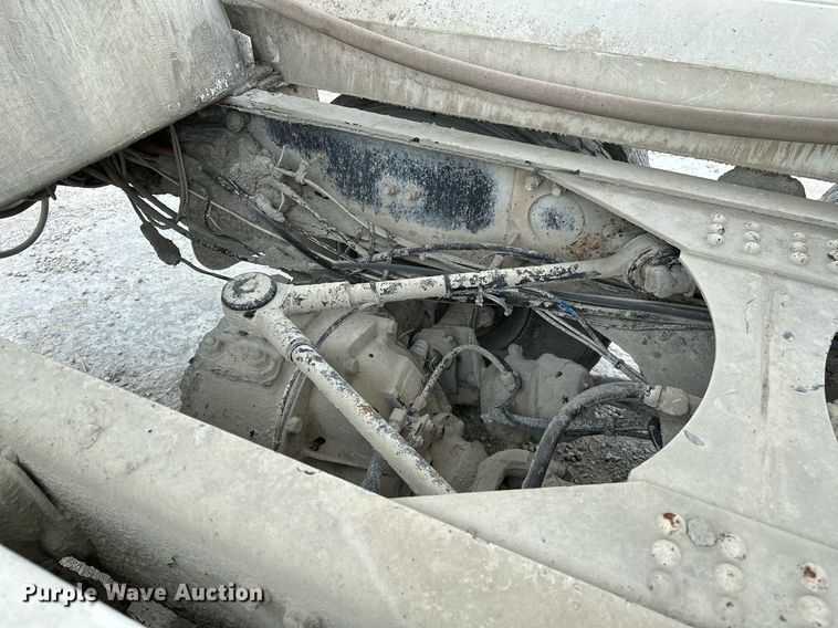 image for item OG9011 2000 Volvo WGM  ready mix truck