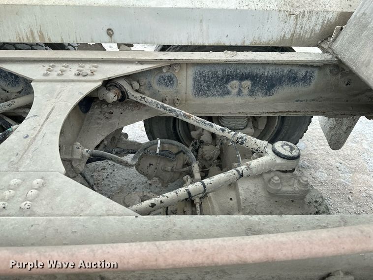 image for item OG9011 2000 Volvo WGM  ready mix truck