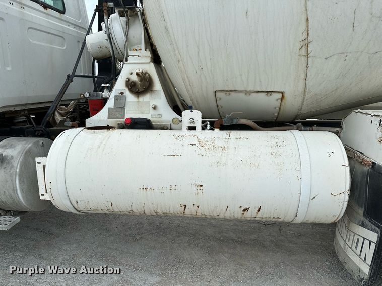 image for item OG9011 2000 Volvo WGM  ready mix truck