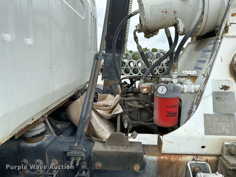 image for item OG9011 2000 Volvo WGM  ready mix truck