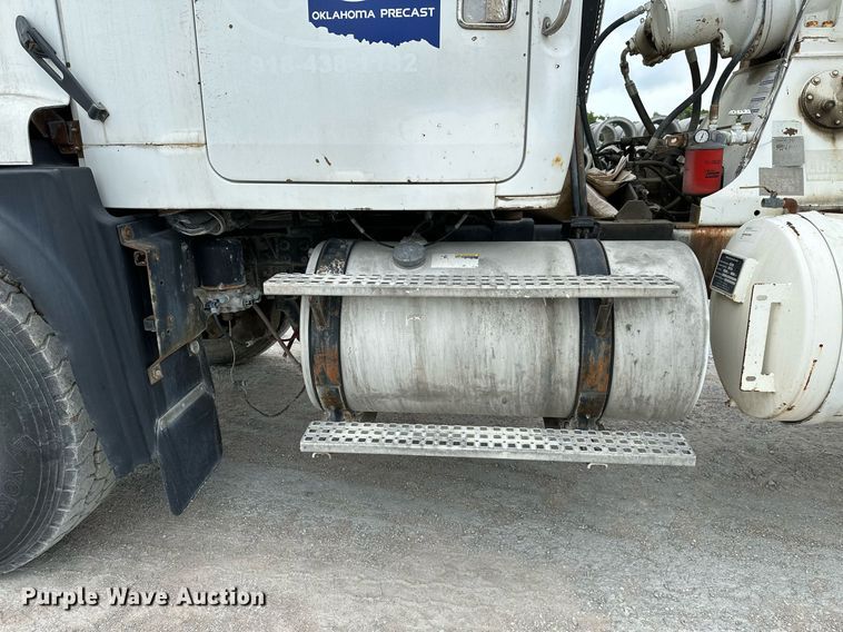 image for item OG9011 2000 Volvo WGM  ready mix truck