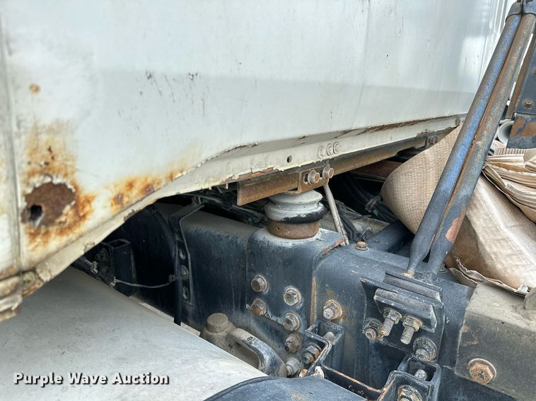 image for item OG9011 2000 Volvo WGM  ready mix truck