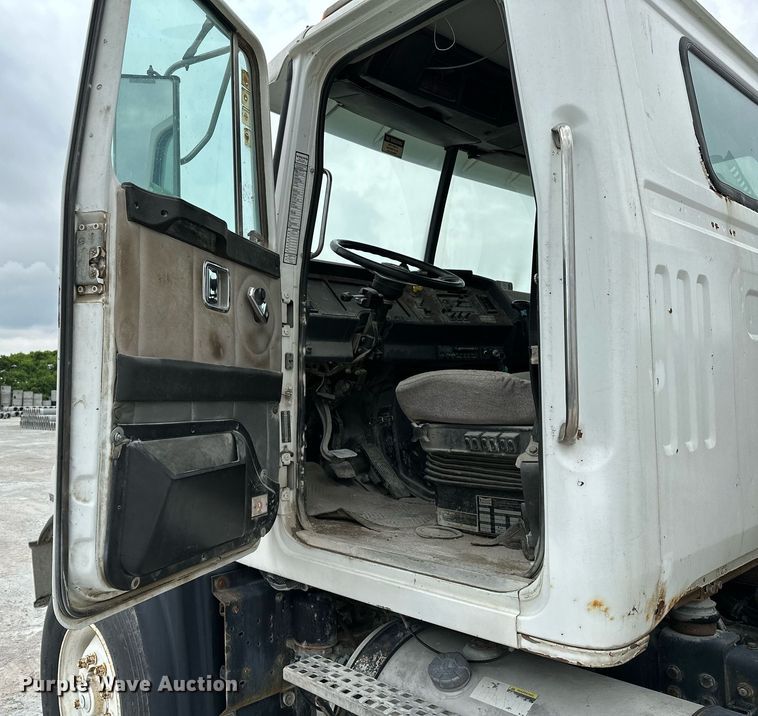 image for item OG9011 2000 Volvo WGM  ready mix truck