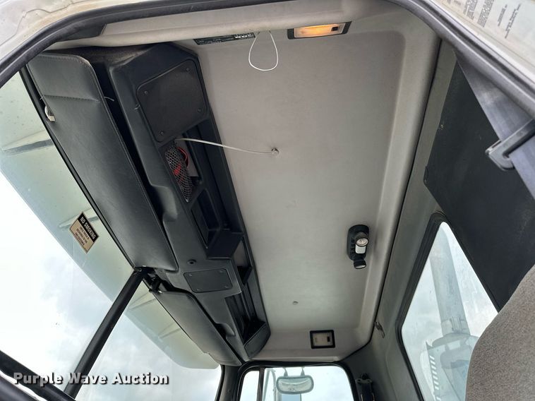 image for item OG9011 2000 Volvo WGM  ready mix truck