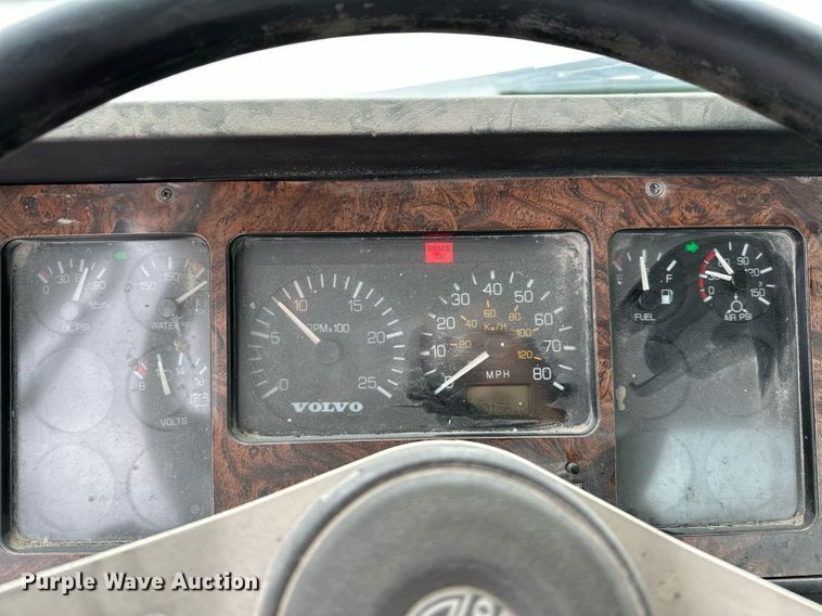 image for item OG9011 2000 Volvo WGM  ready mix truck