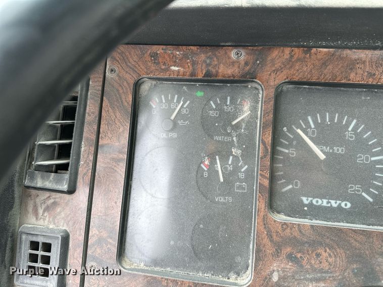 image for item OG9011 2000 Volvo WGM  ready mix truck