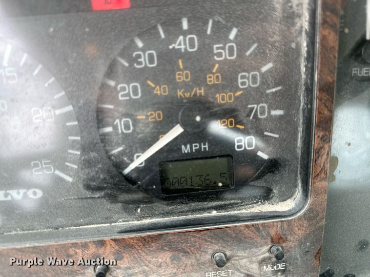 image for item OG9011 2000 Volvo WGM  ready mix truck