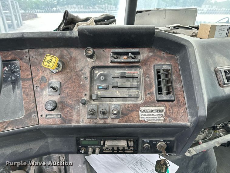 image for item OG9011 2000 Volvo WGM  ready mix truck