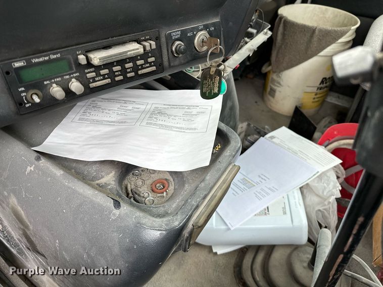 image for item OG9011 2000 Volvo WGM  ready mix truck