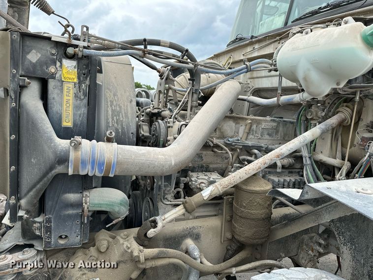 image for item OG9011 2000 Volvo WGM  ready mix truck