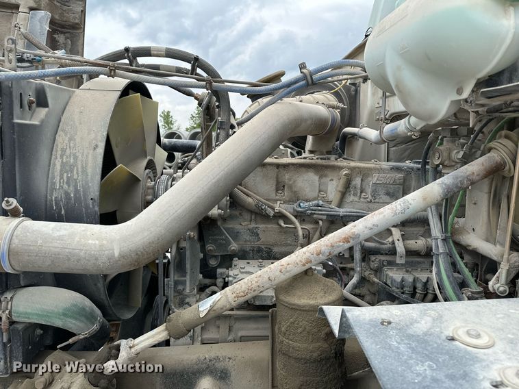 image for item OG9011 2000 Volvo WGM  ready mix truck