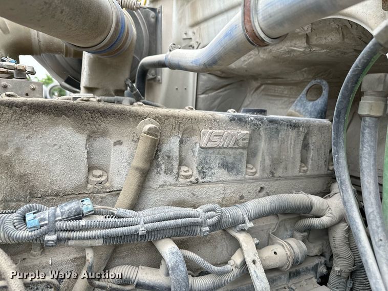 image for item OG9011 2000 Volvo WGM  ready mix truck