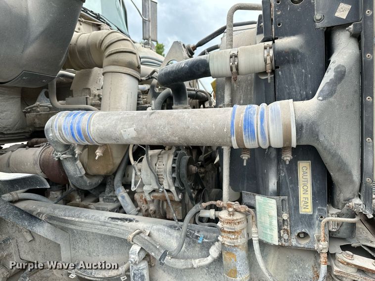 image for item OG9011 2000 Volvo WGM  ready mix truck