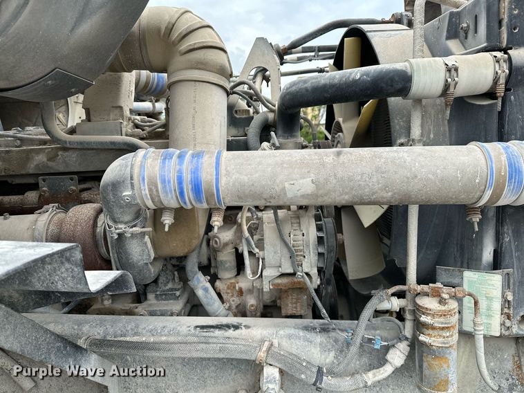 image for item OG9011 2000 Volvo WGM  ready mix truck