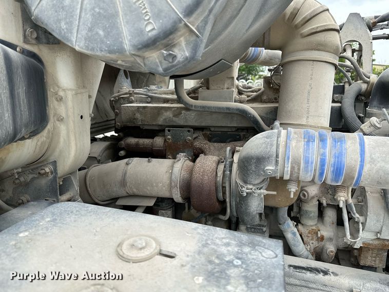 image for item OG9011 2000 Volvo WGM  ready mix truck