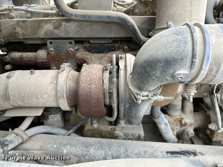 image for item OG9011 2000 Volvo WGM  ready mix truck