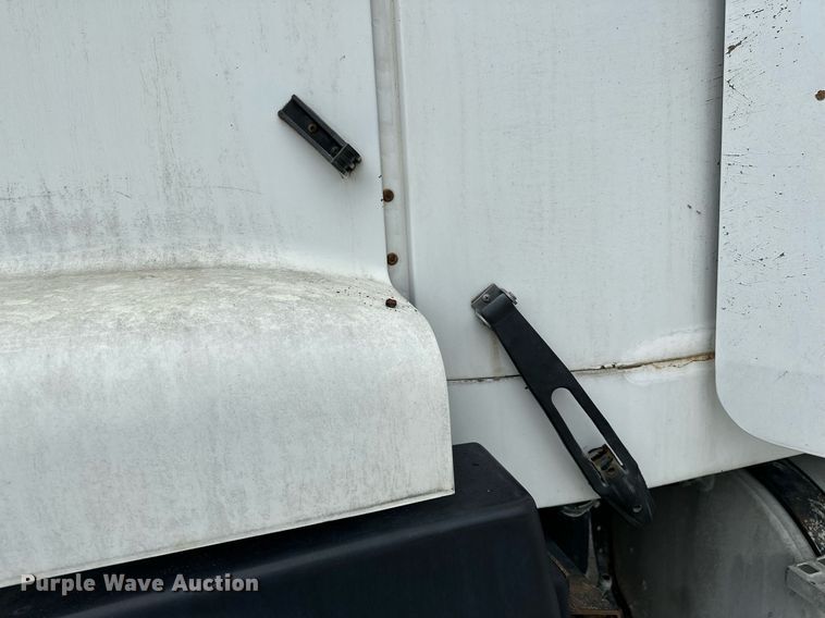 image for item OG9011 2000 Volvo WGM  ready mix truck