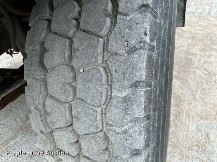 image for item OG9011 2000 Volvo WGM  ready mix truck