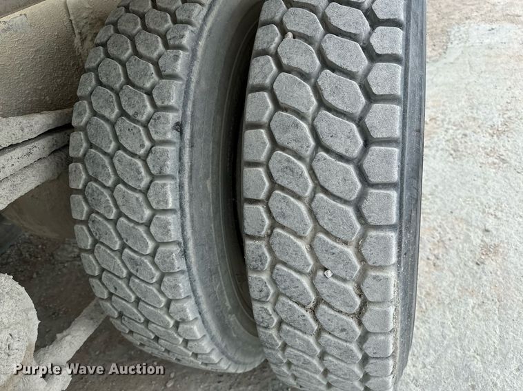 image for item OG9011 2000 Volvo WGM  ready mix truck