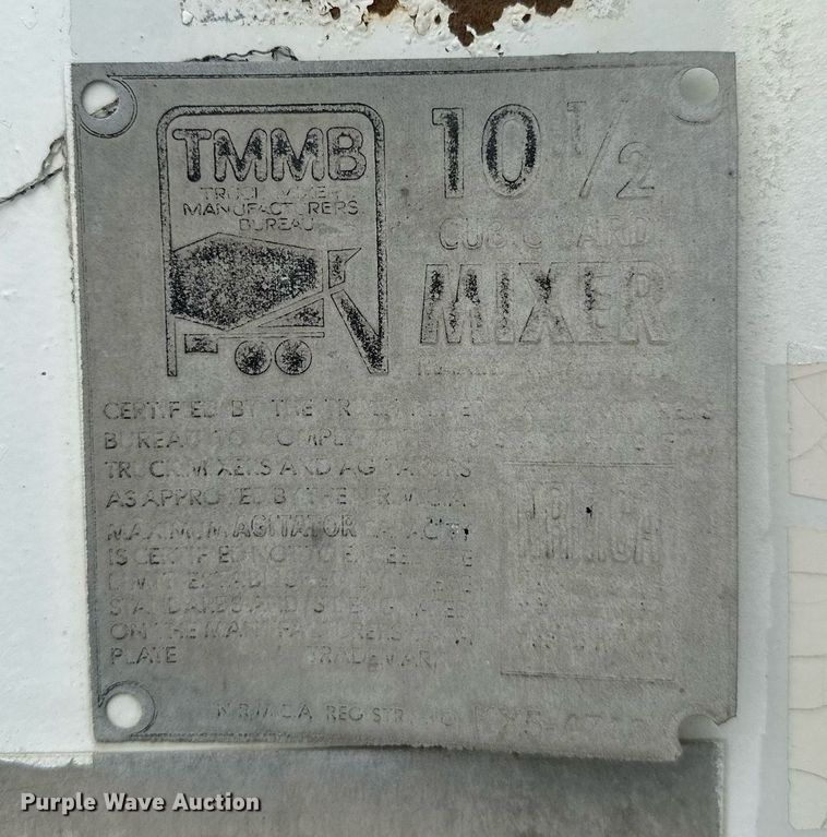 image for item OG9011 2000 Volvo WGM  ready mix truck