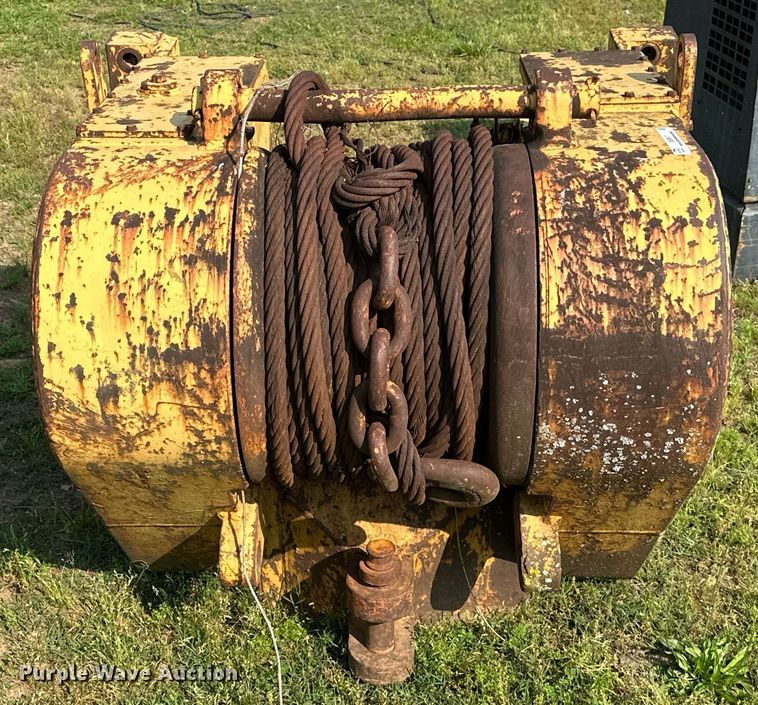 image for item OG9017 Caterpillar 57PS  winch