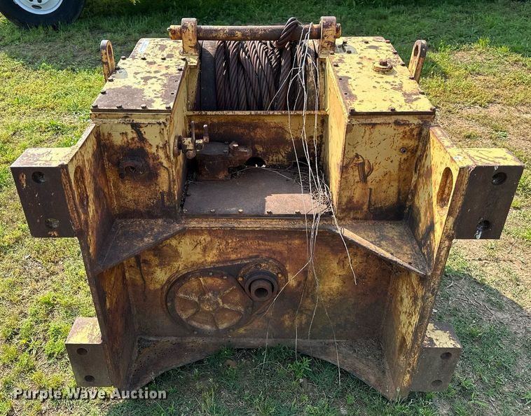 image for item OG9017 Caterpillar 57PS  winch