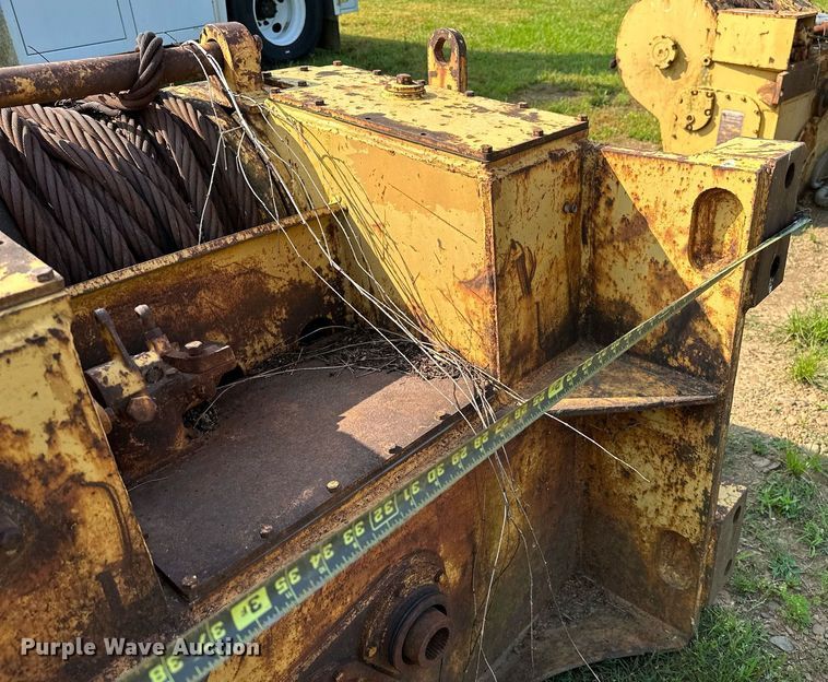 image for item OG9017 Caterpillar 57PS  winch