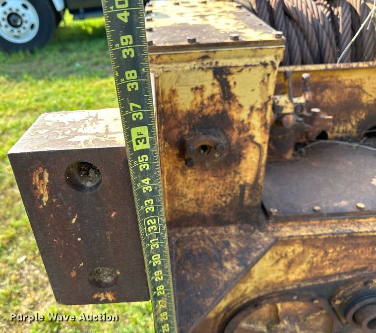 image for item OG9017 Caterpillar 57PS  winch