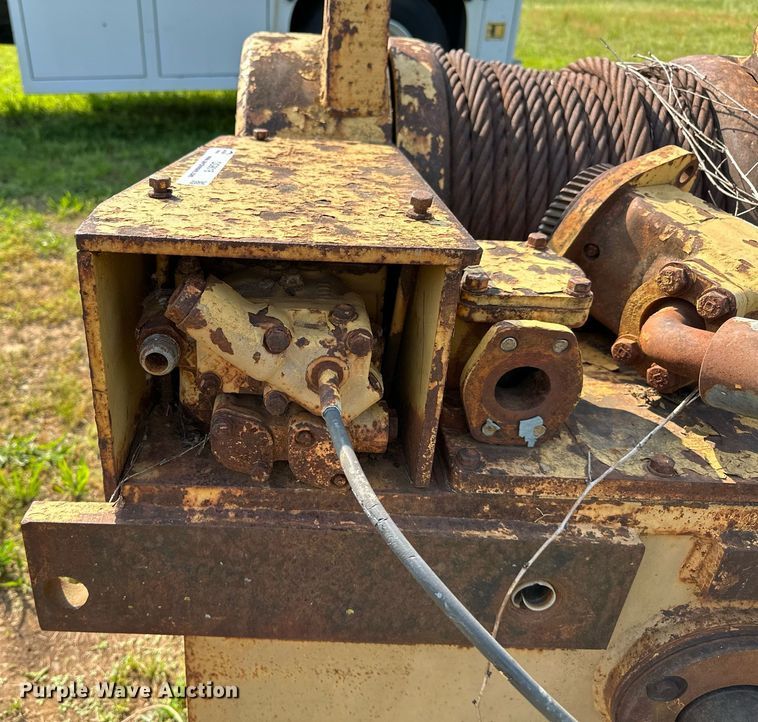 image for item OG9018 Caterpillar A367  winch