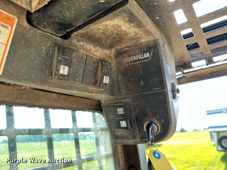 image for item OG9044 2000 Caterpillar 216  skid steer loader